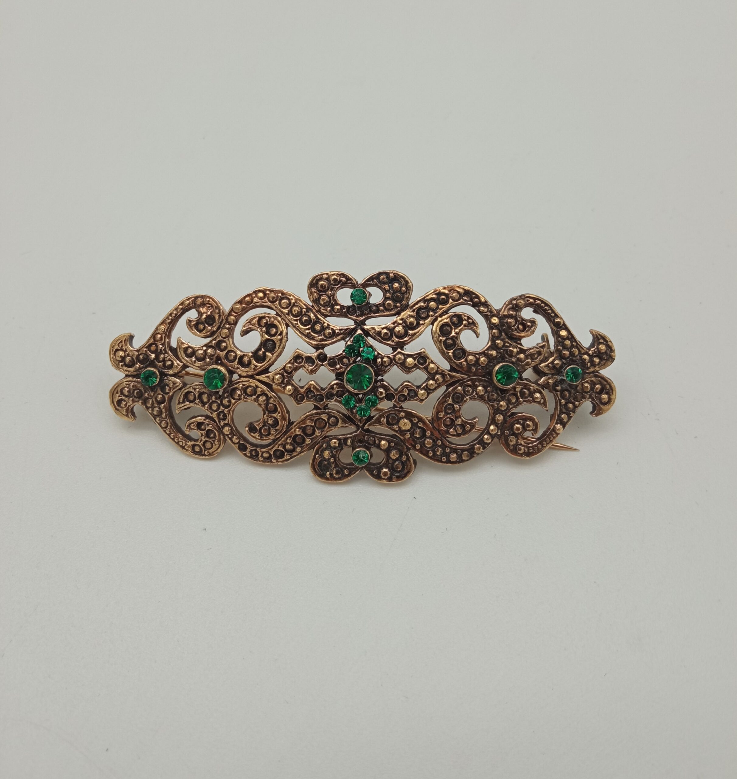 Broche Bro1